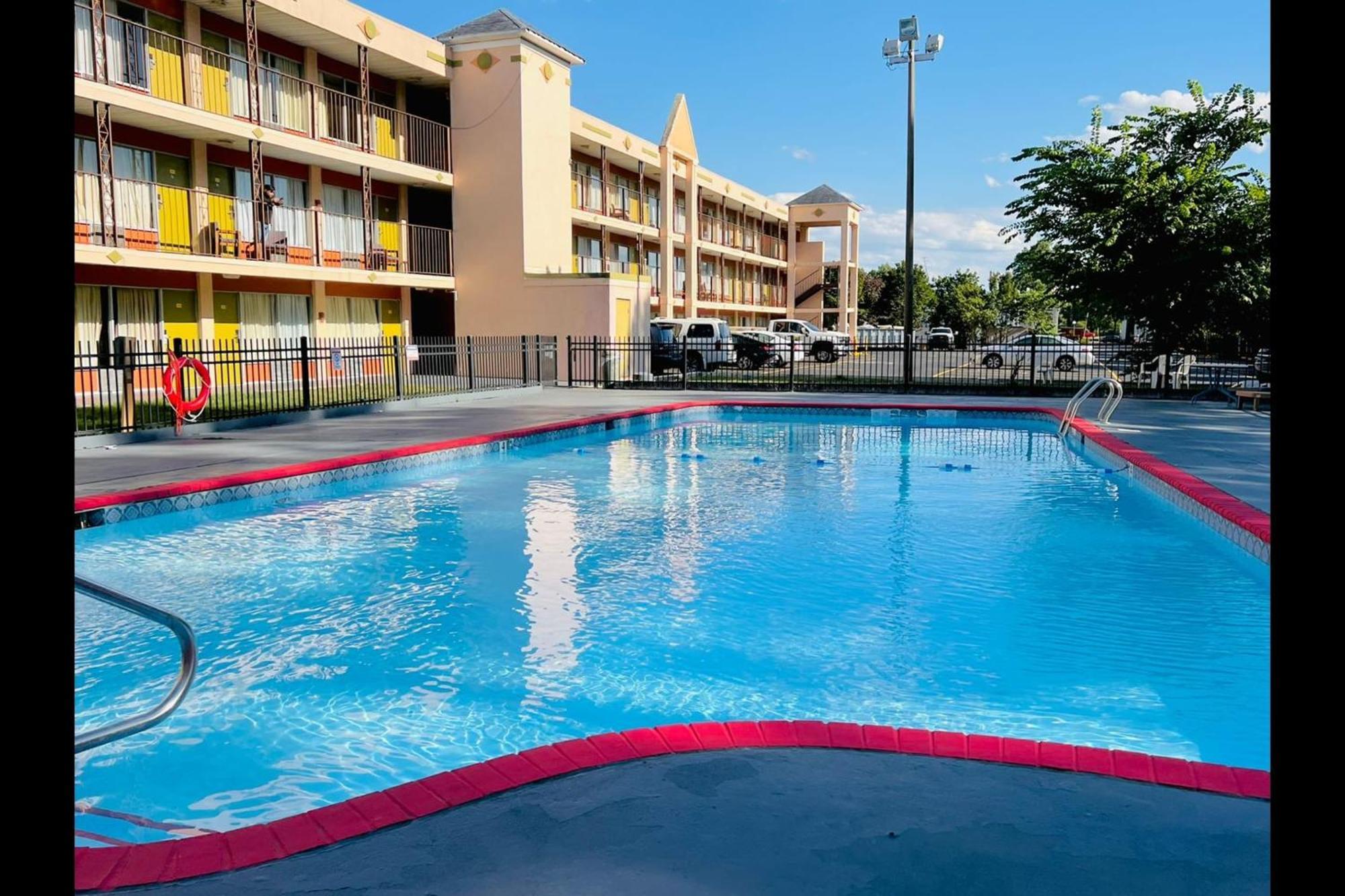 Richmond North Near Kings Dominion -listing Partner Motel 2*